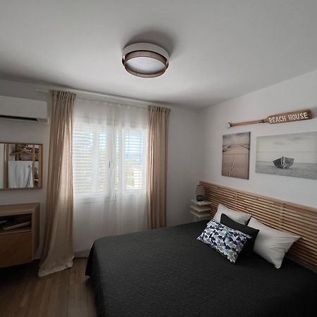Modern Seaview Townhouse In Coral Bay (Adults Only) Daire Peyia Dış mekan fotoğraf