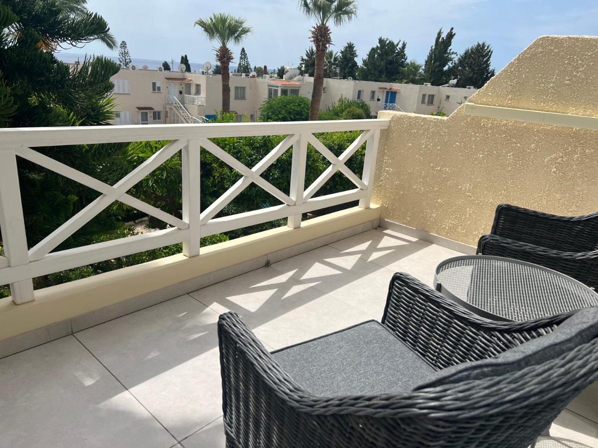 Modern Seaview Townhouse In Coral Bay (Adults Only) Daire Peyia Dış mekan fotoğraf