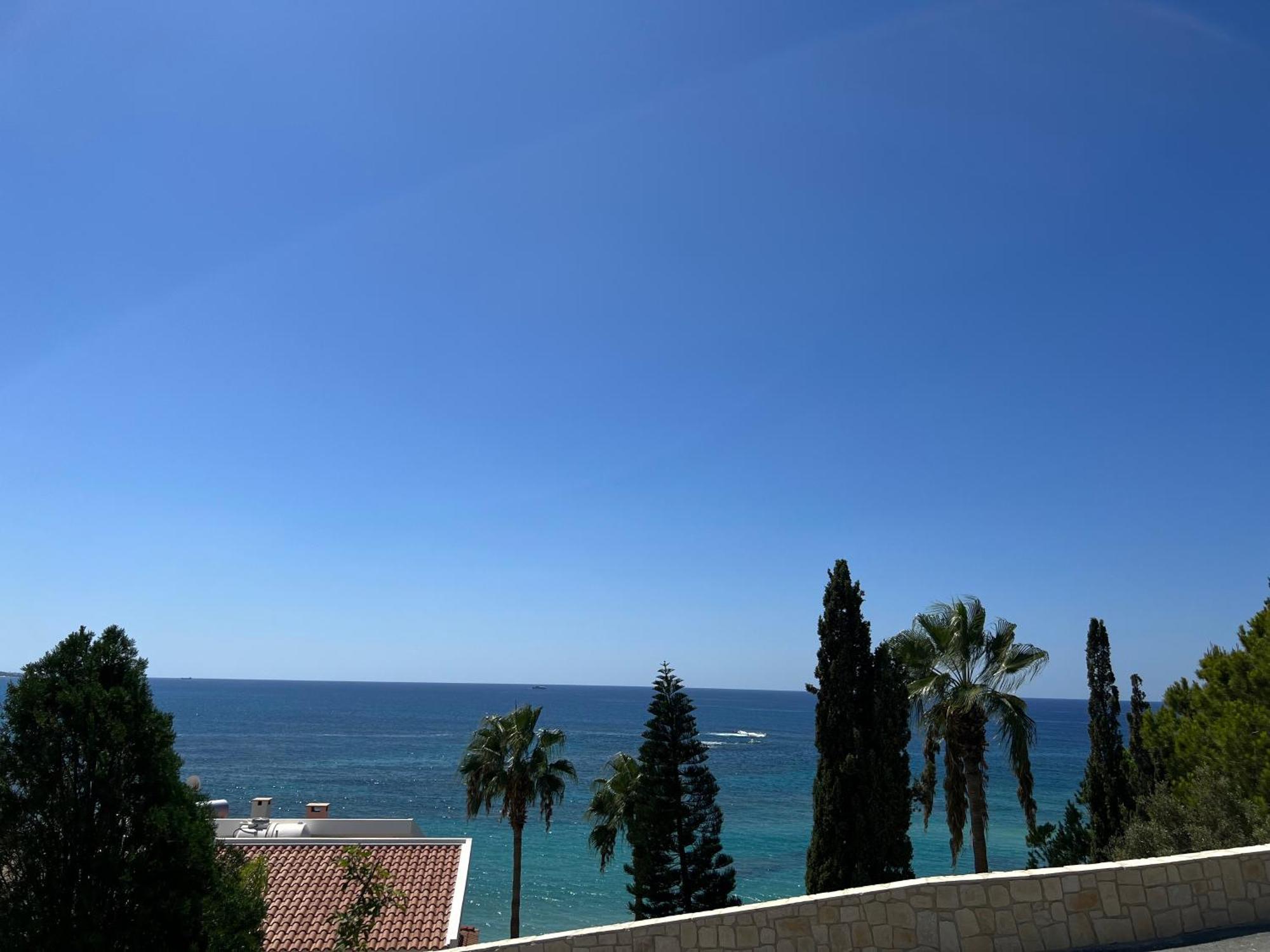 Modern Seaview Townhouse In Coral Bay (Adults Only) Daire Peyia Dış mekan fotoğraf